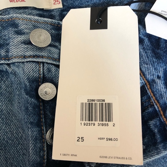 Brand new Levi's premium Jeans - Picture 4 of 7